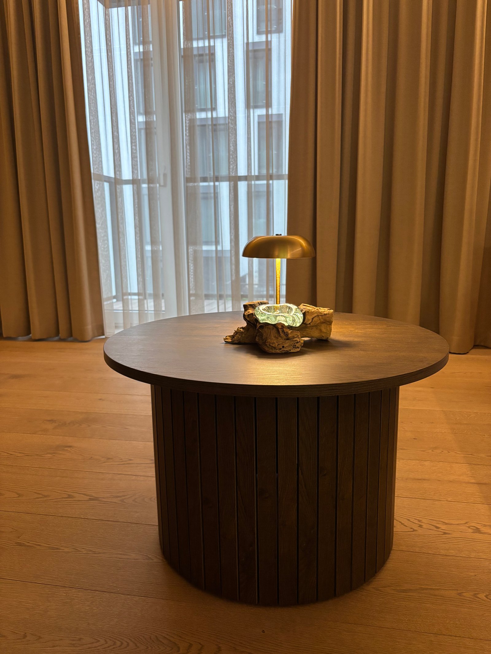 Kavos staliuko surinkimas prieš